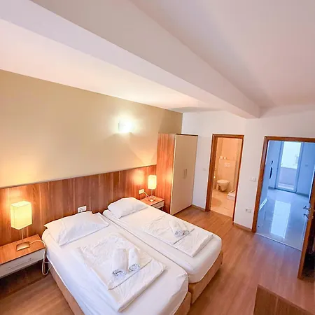 Hotel Bluetwo 3*